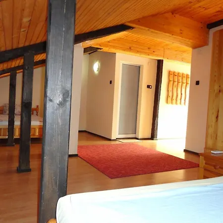 Guest house The House 2*